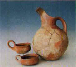 Earthenware pots from Suluca Kara Tumulus (Hac�bekta� Museum)